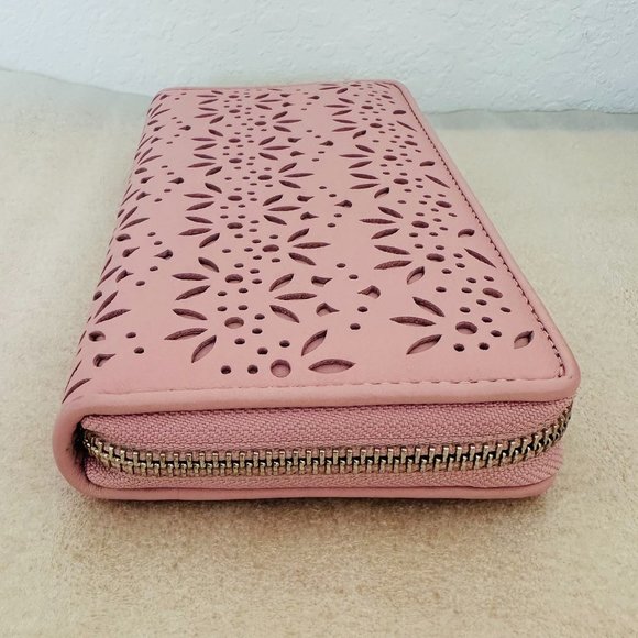 π― Authenticπ·Coach π· Special Design Taylor Eyelet Leather Accordion ZIP Wallet - Picture 9 of 13